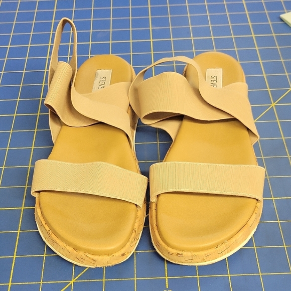 Steve Madden Tan Strappy Cork Sole Sandals Size 7 - Picture 1 of 8